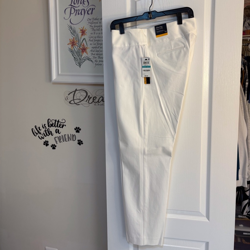 Chic White Slim Leg Pants